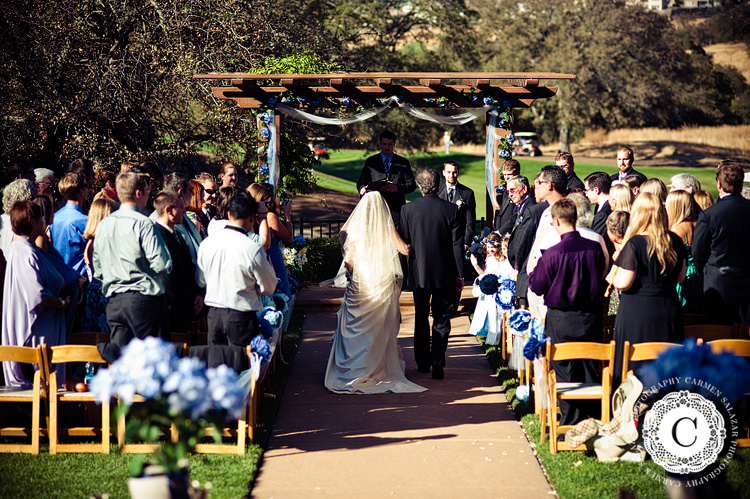 Sacramento wedding photographer photographs a ceremony at Catta Verdera