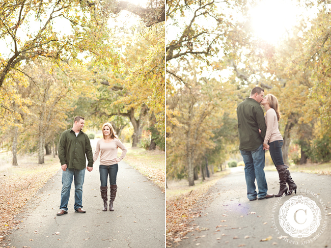 kissing engagement pics
