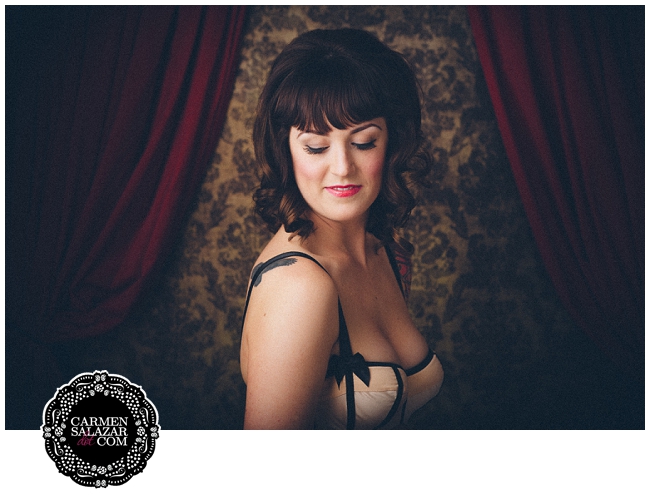 dramatic pin up photo