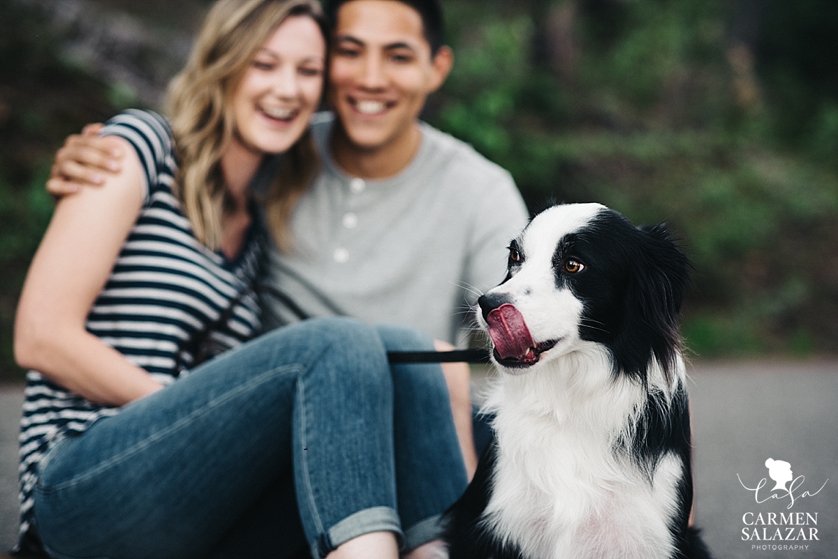 Playful engagement session pet inspiration - Carmen Salazar Playful engagement session pet inspiration - Carmen Salazar