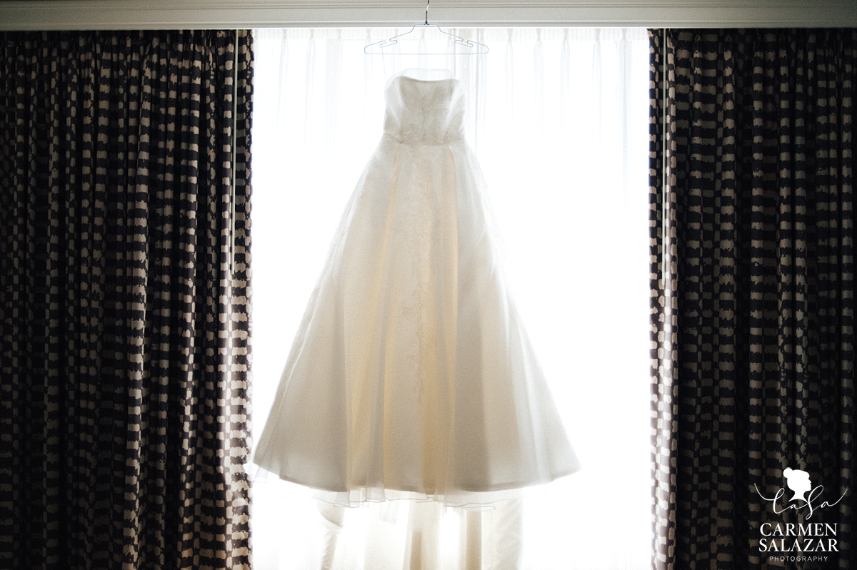 Classic empire bridal gown - Carmen Salazar Classic empire bridal gown - Carmen Salazar