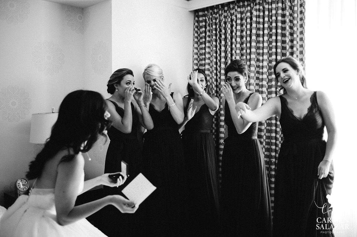 Emotional bridesmaids crying at gift - Carmen Salazar Emotional bridesmaids crying at gift - Carmen Salazar