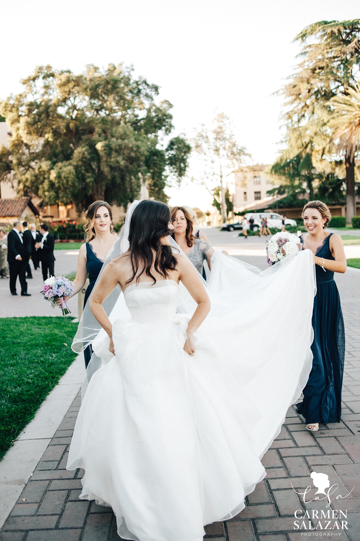 Gorgeous princess gown walking to reception - Carmen Salazar Gorgeous princess gown walking to reception - Carmen Salazar