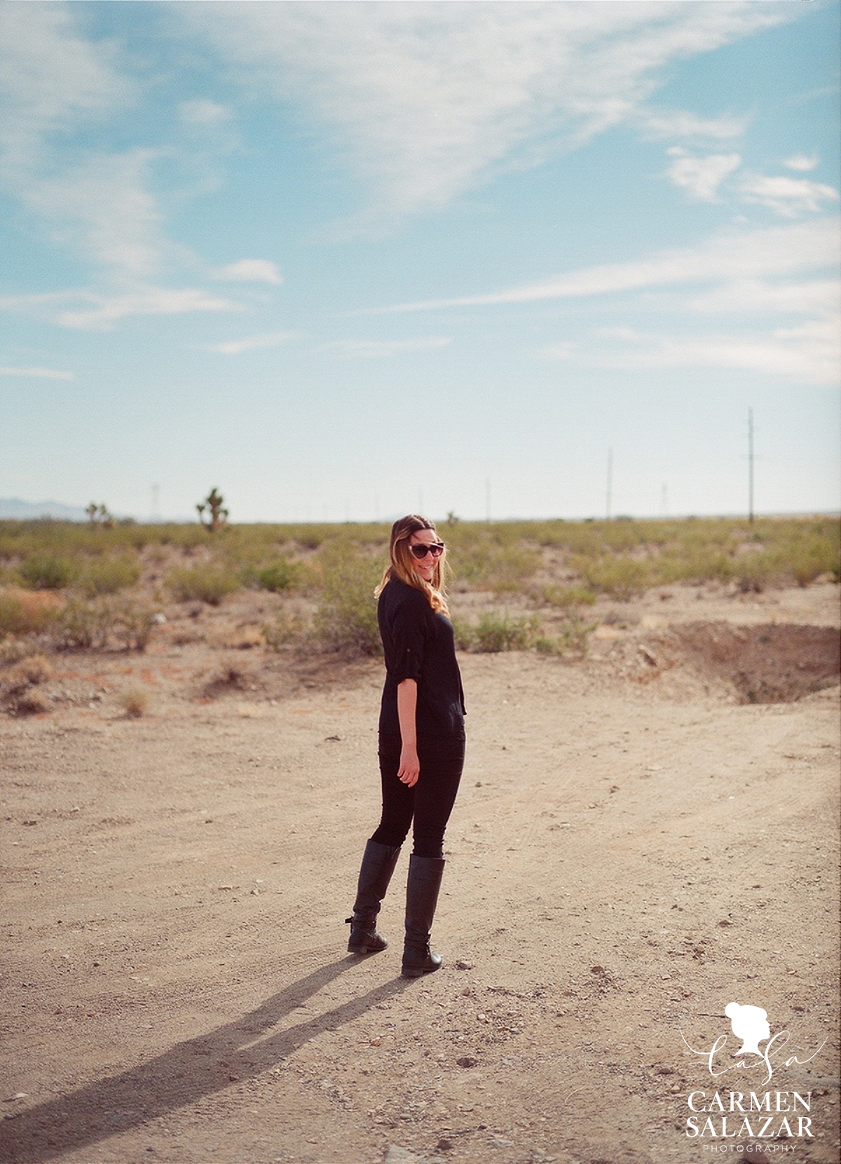 fun portrait of blond girl in the desert by Carmen Salazar Photography fun portrait of blond girl in the desert by Carmen Salazar Photography