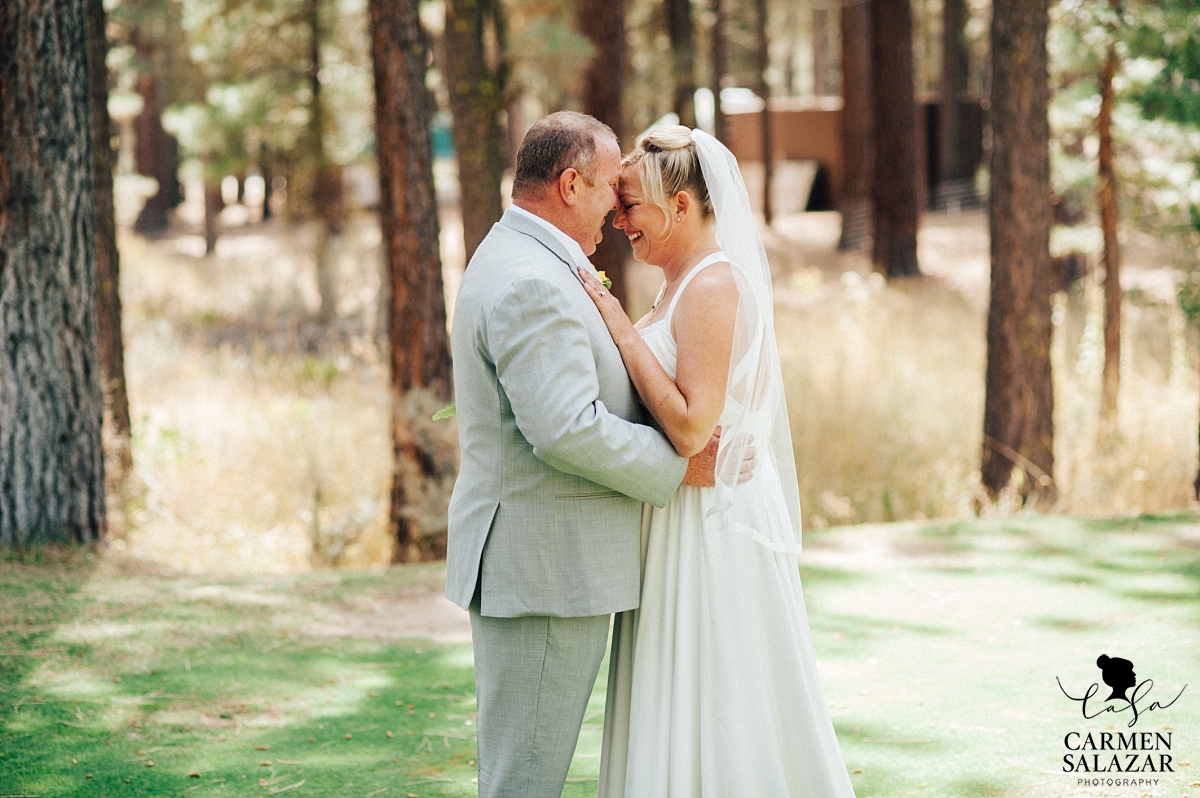 Sweet first look at Chalet View Lodge wedding - Carmen Salazar Sweet first look at Chalet View Lodge wedding - Carmen Salazar