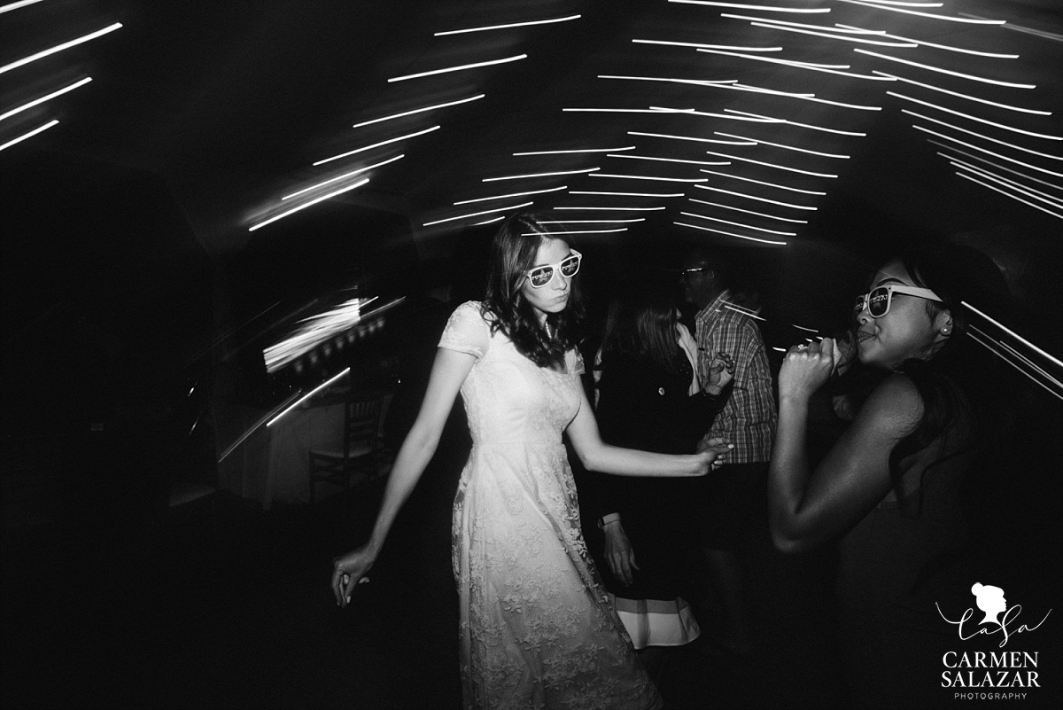 Fun black and white wedding dance floor photography - Carmen Salazar Fun black and white wedding dance floor photography - Carmen Salazar