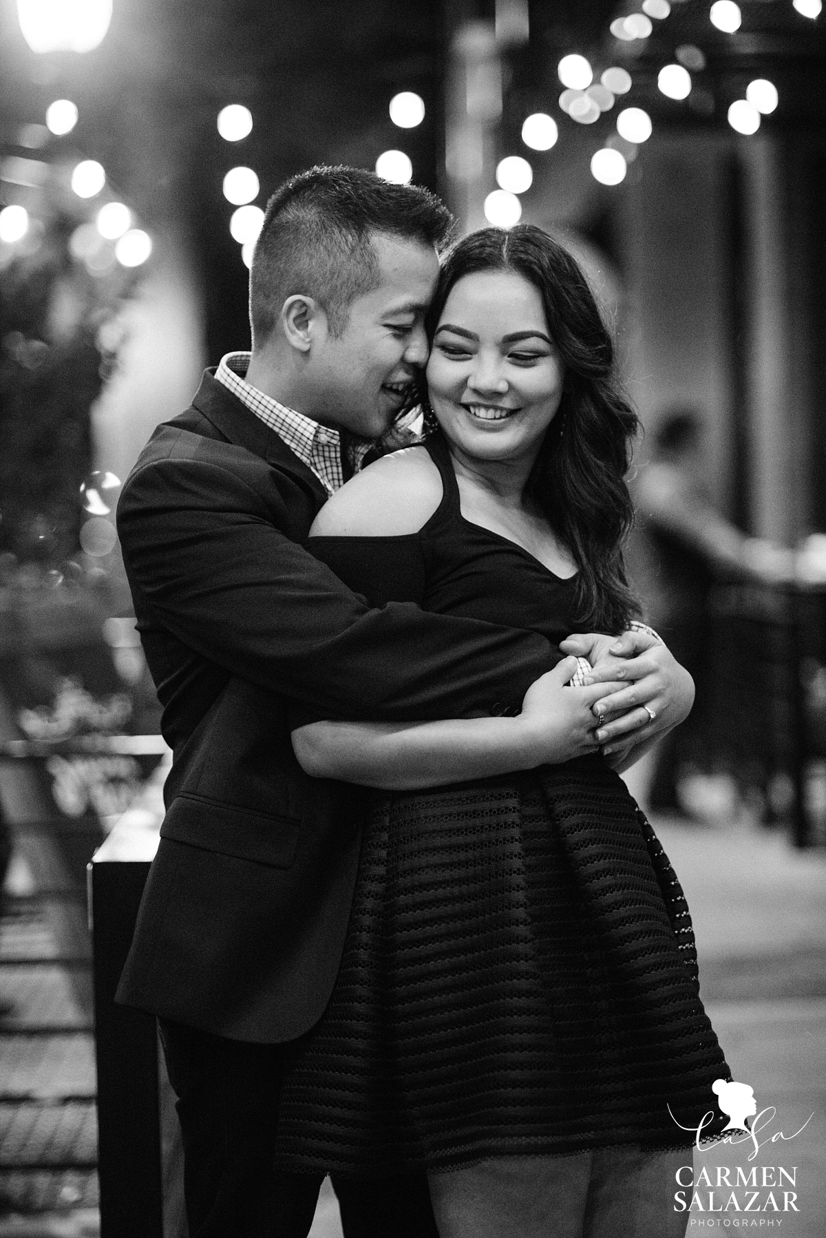 Romantic night city lights engagement - Carmen Salazar Romantic night city lights engagement - Carmen Salazar
